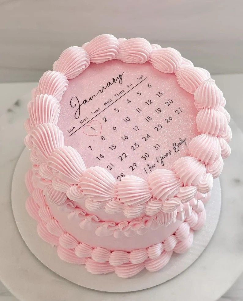 Round calendar cake for your memorable days stow berry cake