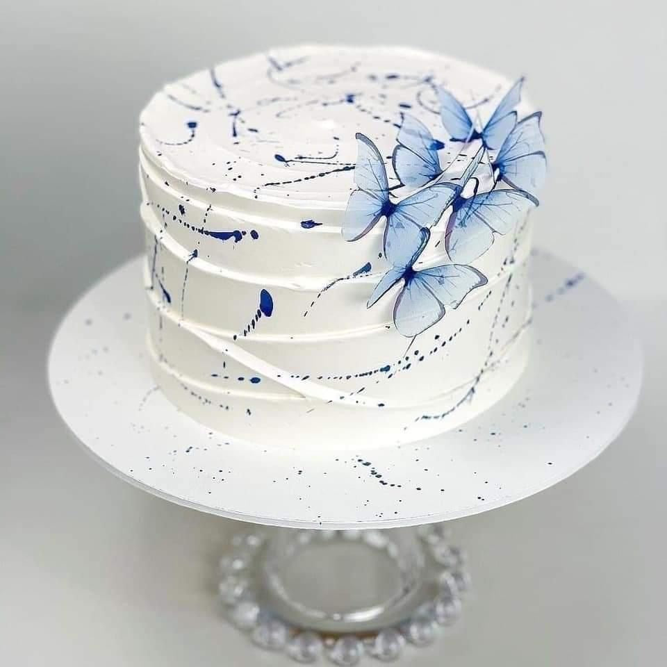 Blue butterfly vanilla round 1kg eggless cake