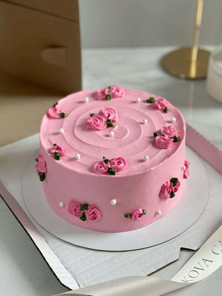 Stowberry eggless cake 500gm
