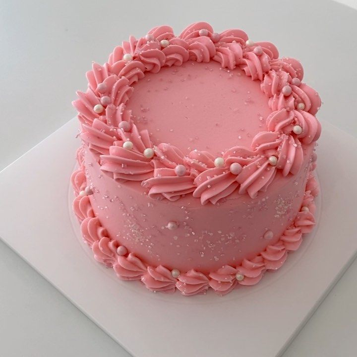 Stowberry eggless cake 500gm