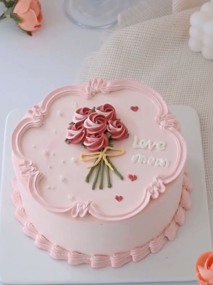 Stowberry eggless cake 500gm